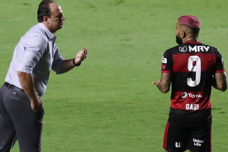 Los entrenadores sólo podrán asumir en más de dos clubes en una temporada en caso de que hayan sido despedidos (Foto: Reuters)