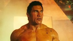 altText('The Smashing Machine': Dwayne Johnson se animó al drama y ya busca su primer Oscar)}