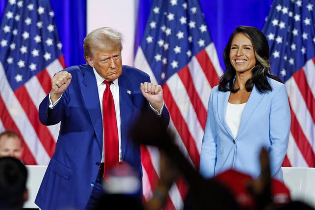 Donald Trump y Tulsi Gabbard.