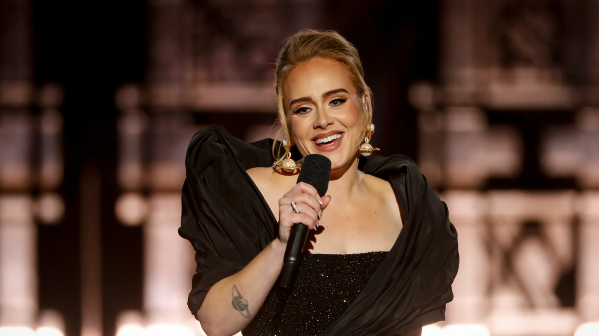 Adele nació en Tottenham, se crio con su mamá y descubrió su pasión por el soul de chica. Gracias a MySpace y su voz única, firmó contrato y explotó con 19. Adele nació en Tottenham, se crio con su mamá y descubrió su pasión por el soul de chica. Gracias a MySpace y su voz única, firmó contrato y explotó con 19.