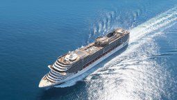 altText(Qatar: Cómo es el alucinante crucero que hospeda argentinos)}