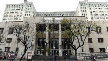 Hospitales universitarios en riesgo: La UBA denuncia que Milei no envió fondos
